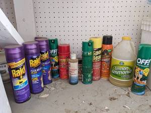 lot 1031 image: Raid  Off  Spray Adhesive