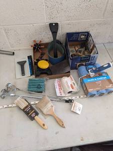 lot 1033 image: Painting Supplies  Some New