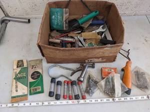 lot 1036 image: Large Lot Of Drill Bits  See Pics