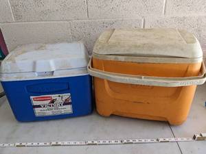lot 1048 image: (2) Coolers