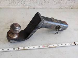lot 1069 image: Trailer Hitch and Ball.