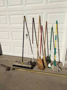 lot 1083 image: Brooms and Mops.