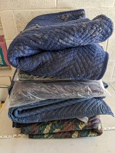 lot 1087 image: Moving Blankets.