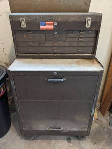 lot 1092 image: Kennedy Mechanics Toolbox  All Drawers Slide Good  (2) Keys  No contents.