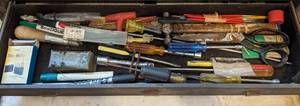 lot 1097 image: Screwdrivers, Scissors, Tool Mate and more.