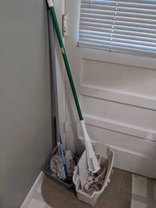 lot 1140 image: (2) Mops and Buckets.