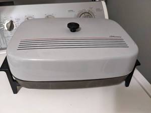 lot 1159 image: Munsey Electric Skillet.