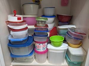 lot 1166 image: Large Lot Of Plastic Storage Containers  See Pics