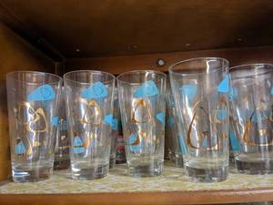 lot 1172 image: Federal Glass Boomerang Amoeba Glasses