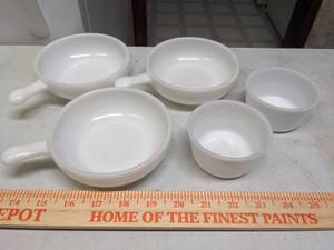 lot 1177 image: Glasbake Bowls  Soup Bowls