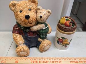 lot 1180 image: Cookie Jars