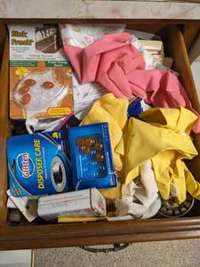lot 1181 image: Kitchen Drawer Contents  See Pics