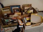 Lot of picture frames & wall decor