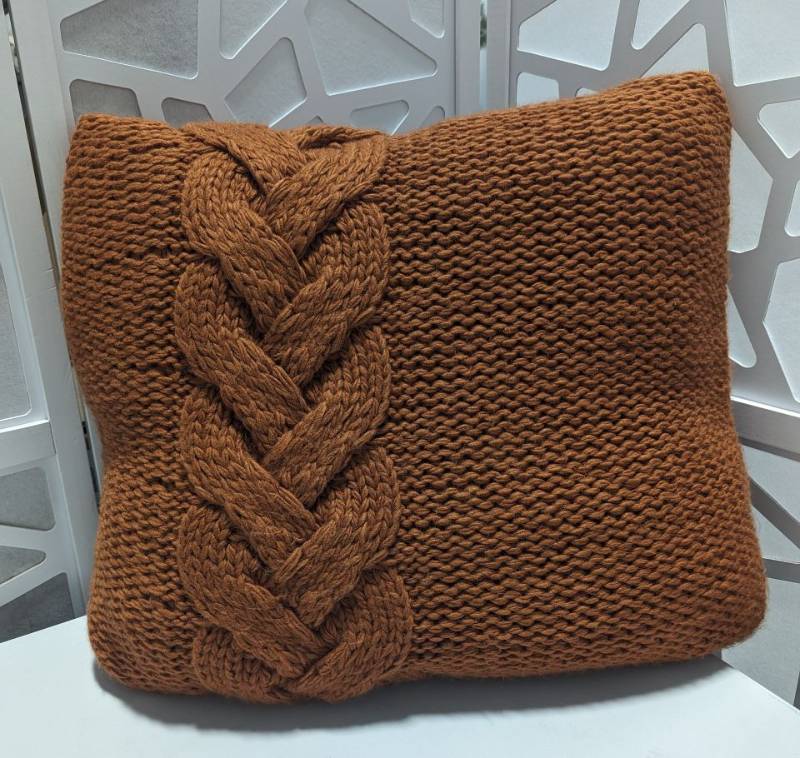lot 334989 image: THROW PILLOW- 24 x 24. Rust