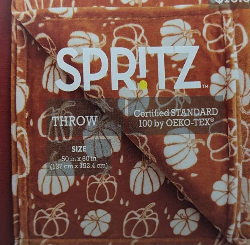 lot 100086 image: THROW- 50 x 60 Blanket. OrangeWhite Pumpkin