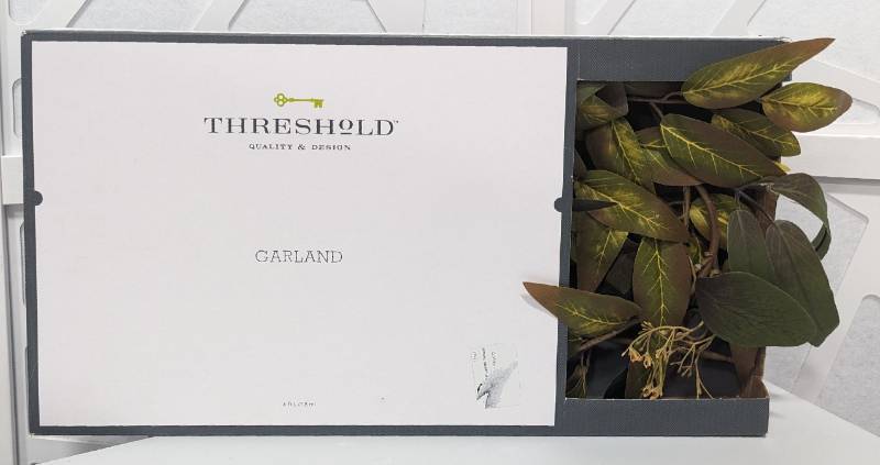 lot 100242 image: GARLAND- 72 Fall Leaf Green Magnolia .