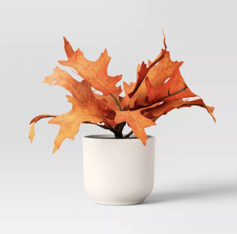 lot 100272 image: FAUX PLANT- Small Oak Leaf.