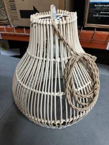 lot 1018 image: Rattan Round Pendant Ceiling Light Lampshade 14