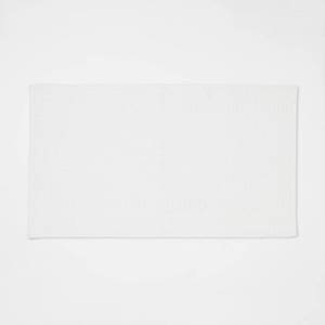 lot 1079 image: 2pk 20x34 Antimicrobial Bath Mat White - Threshold��
