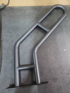 lot 2874 image: 32 Metal Rail, Black 2pc
