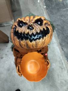 lot 5719 image: Halloween Trick or Treat Basket