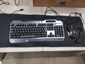 lot 5754 image: Mamba Snake Gaming Set