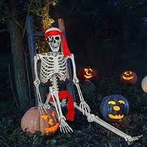 lot 1005 image: Fovths 5.4ft Halloween Skeleton Decoration