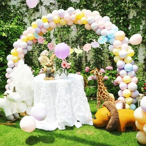lot 1054 image: Metal Arc Stand With Balloons For WeddingBirthdayGender Reveal