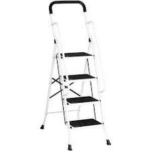lot 2912 image: White Step Ladder 4Ft