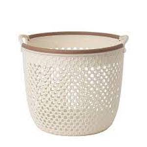 lot 5784 image: 12 Sundries Basket