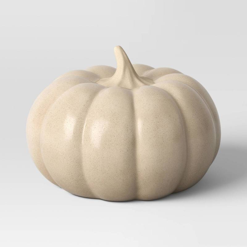 lot 1332 image: Medium Ceramic Pumpkin Cream - Threshold Retail $10
