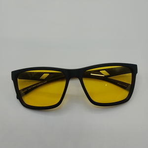lot 24991 image: YIMI Polarized Photochromic Outdoor Sports Driving Sunglasses for Men Women AntiGlareEyewear Ultra-Light Sun Glasses