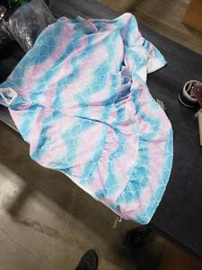 lot 2612 image: Hiiraggle Girls Swimsuit Cover Up Zip-Up Swim Coverup Mermaid Terry Beach Bathing Suit Robe, Size 8 9