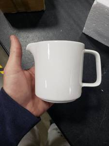 lot 2626 image: ONTUBE Ceramics Creamer,Porcelain Coffee Milk Creamer Pitcher with Handle for Home and Kitchen - 12OZ (White)