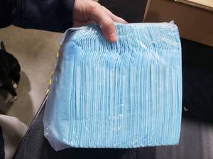 lot 2706 image: ScratchMe Super-Absorbent Waterproof Dog and Puppy Pet Training Pad, Housebreaking Pet Pad, 40-Count Medium-Size, 23.6X23.6