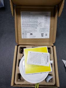 lot 2751 image: Kidde Hardwired Smoke & Carbon Monoxide Detector, AA Battery Backup, Interconnectable, LED Warning Light Indicators