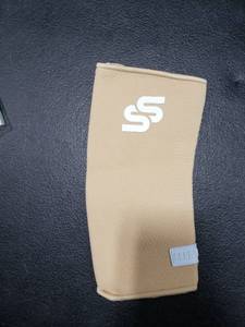 lot 2777 image: Sleeve Stars Elbow Compression Sleeve for Women & Men, Elbow Support for Pain & Arthritis, Tennis Elbow Sleeve, Tendonitis & Tennis Elbow Brace, Arm Protector Wrap for Golf & Other Sports (M 8.5-10, Beige)