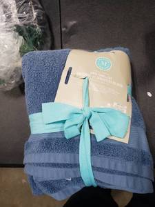 lot 2838 image: MARTHA STEWART 100% Cotton Bath Towels Set Of 6 Piece, 2 Bath Towels, 2 Hand Towels, 2 Washcloths, Quick Dry Towels, Soft & Absorbent, Bathroom Essentials, Towel Sets For College Dorm, Blue