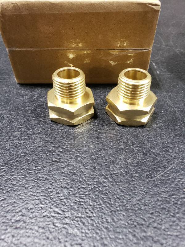 lot 3361 image: 34in GHT Female x 12in Male Brass Fittings