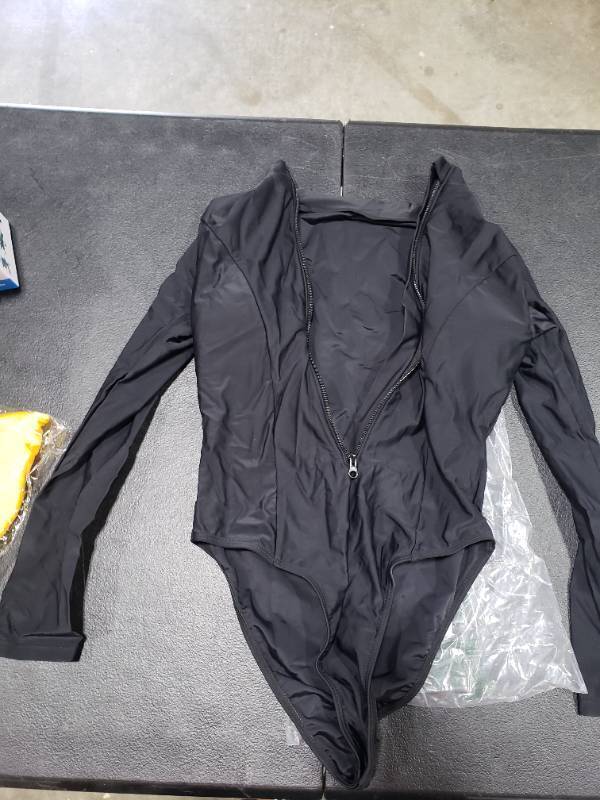 lot 4304 image: Floerns Womens One Piece Swimsuit Zip Front Long Sleeve Rashguard Surfing Black M