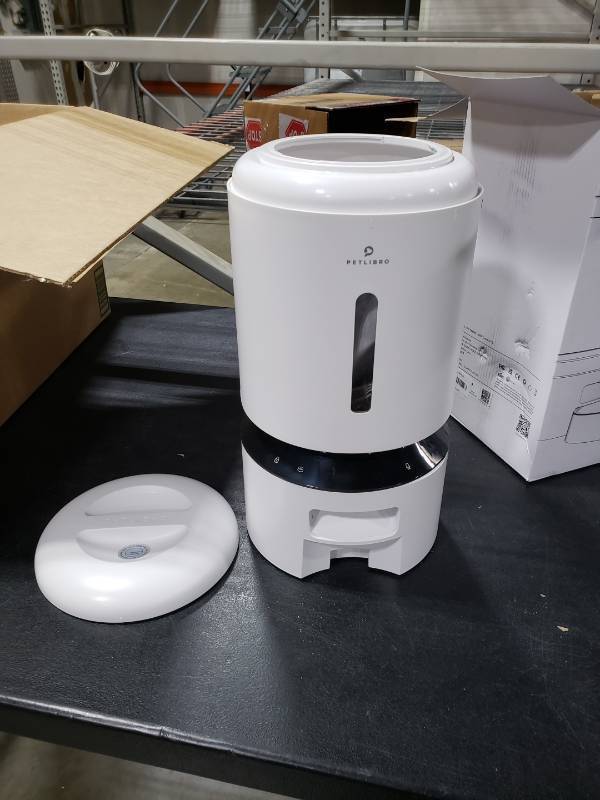 lot 5367 image: PETLIBRO Automatic Cat Food Dispenser, 5G WiFi Pet Feeder with APP Control for Pet Dry Food, 5L Automatic Cat Feeders with Low Food Sensor, 1-10 Meals Per Day, Up to 10s Meal Call for Cat and Dog - Retail $89.99