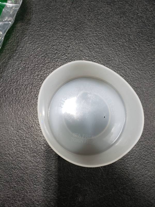 lot 5466 image: Silicone Base for 32 & 40oz Bottles
