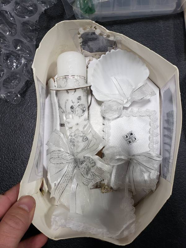 lot 6348 image: Elegant 5 Piece Baby Baptism Candle Set Favors Girl Boy White Set de Bautizo Espanol Nina Nino Berries Communion Lace (White)