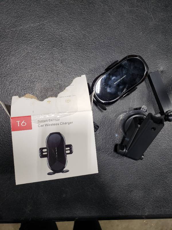 lot 6364 image: T6 Smart Sensor Car Wireless Charger