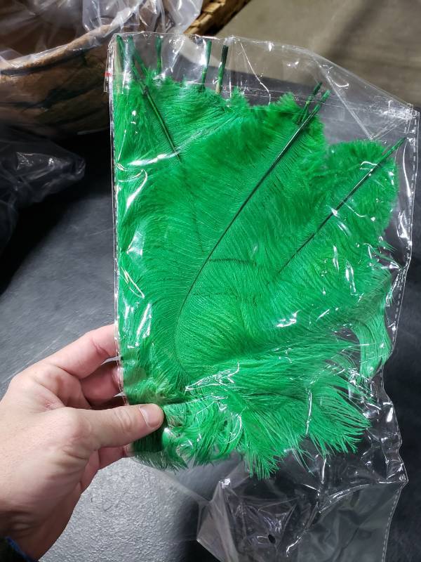 lot 7005 image: 10-12inch Green Ostrich Feathers Bulk for Party Centerpieces Wedding Home Decoration DIY Crafts - Pack of 10