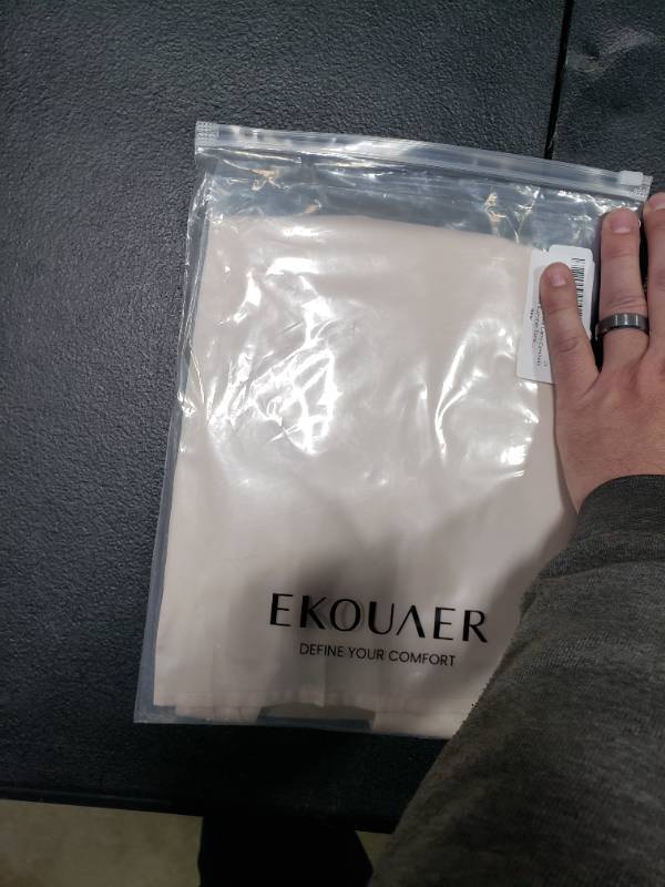 lot 7158 image: Ekouaer Womens Satin Tops V Neck Casual Sleeveless Silk Cami Camisole Blouses Summer Tank Shirt Champagne XS