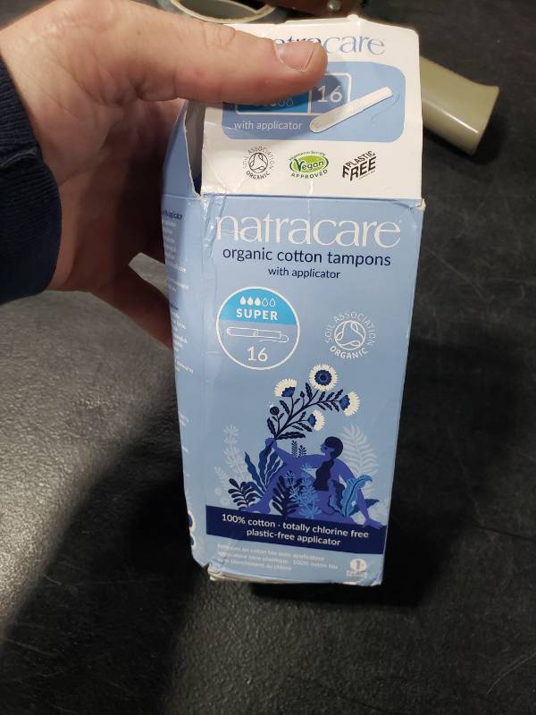 lot 7200 image: Natracare 9002 Organic All Cotton Tampons with Applicator