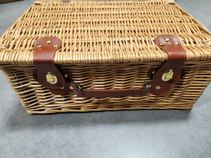 lot 14235 image: Wicker Picnic Baskets