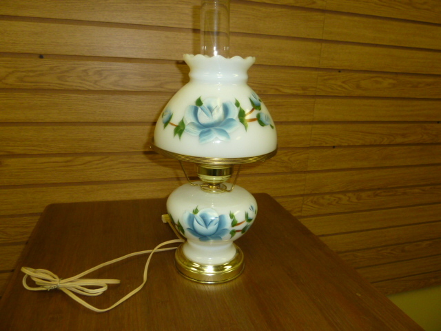lot 49 image: HAND PAINTED HURRICANE STYLE LAMP