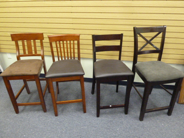 lot 24 image: SET OF 4 NICE COUNTER HEIGHT CHAIRS